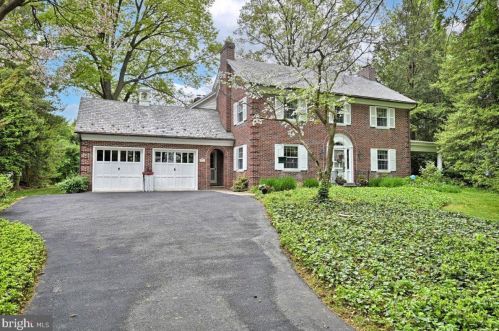 61 Roseville Rd, Lancaster, PA 17601-3928