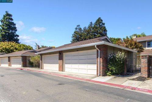 7686 Arbor Creek Cir, Pleasanton CA  94568-2264 exterior
