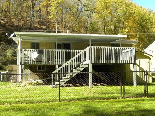 985 Saxonburg Blvd, Glenshaw, PA 15116-2715