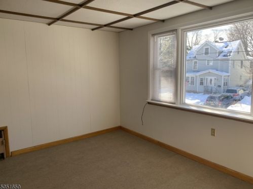 72 Tooker Ave, Springfield NJ  07081-1704 exterior