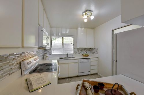 772 Stonegate Dr, South San Francisco CA  94080-1561 exterior