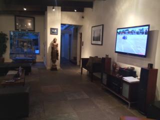 2366 Nichols Canyon Rd, Los Angeles CA  90046-1733 exterior