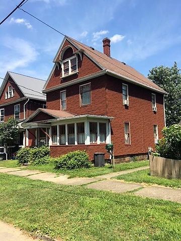 1418 Otter St, Franklin, PA 16323-1628