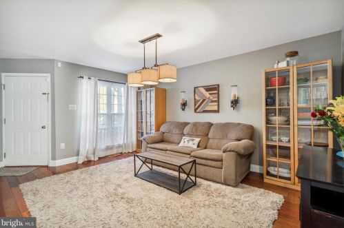 2122 Birch Dr, Miquon, PA 19444-2125