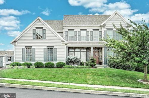 998 Kavanagh Cir, Red Lion, PA 17356-9408