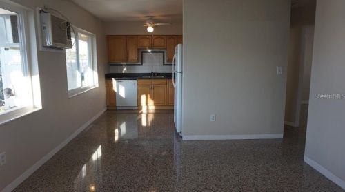 14501 Bayshore Dr, Saint Petersburg, FL 33708-2084