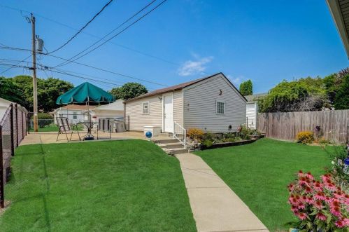 2537 63, Milwaukee WI 53219-2628 exterior