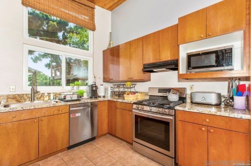 5022 Pacifica Dr, San Diego CA  92109-1502 exterior