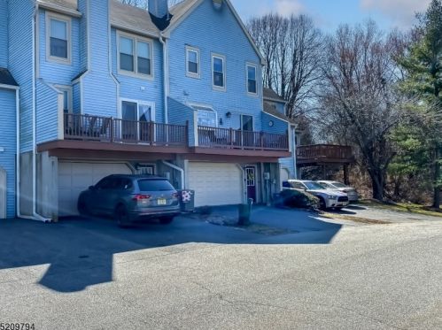 13 Mourning Dove Ct, Hackettstown NJ  07840-3211 exterior