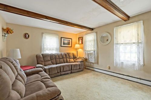 19 Pontiac Rd, South Kingstown RI  02882-1209 exterior