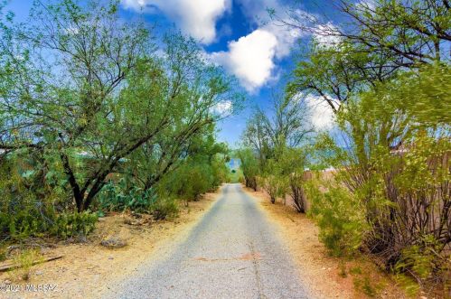 8121 Wrightstown Rd, Tucson, AZ 85715-4432
