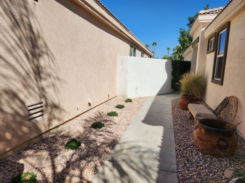 67706 Natoma Dr, Cathedral City CA  92234-9416 exterior