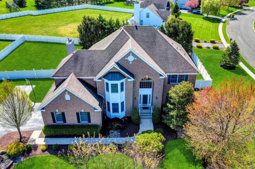 30 Red Oak Ln, East Freehold, NJ 07728-9325