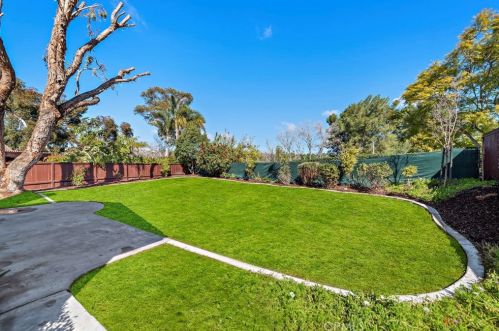 7907 Calle Madrid, Carlsbad, CA 92009-9303