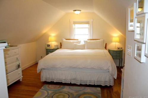 18 Cook Rd, Stamford CT  06902-7749 exterior