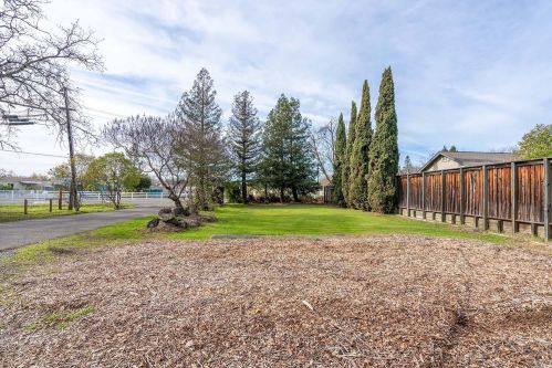 6530 Old Redwood Hwy, Santa Rosa CA  95403-1480 exterior