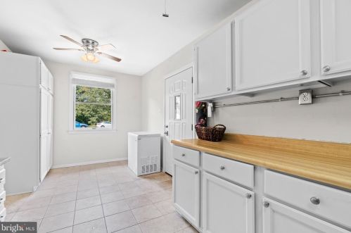 10519 Amity St, Lorton VA  22079-3516 exterior