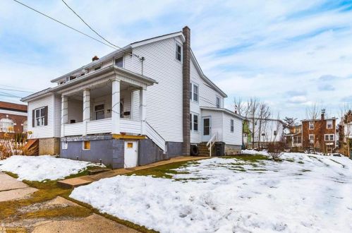 54 Phillips St, Coaldale, PA 18218-1526