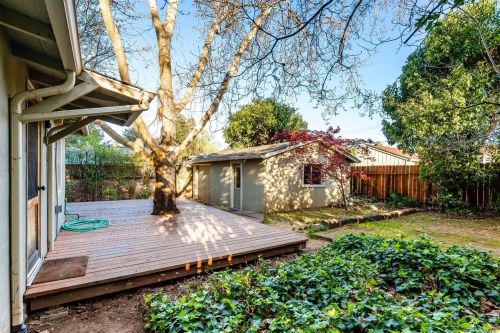 601 Jones St, Ukiah CA  95482-5313 exterior