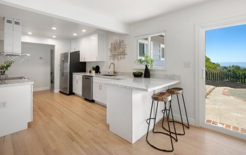 569 Crestmont Dr, Oakland CA 94619-2300 exterior