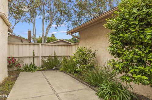 681 Nandina Pl, Oxnard CA 93036-1911 exterior