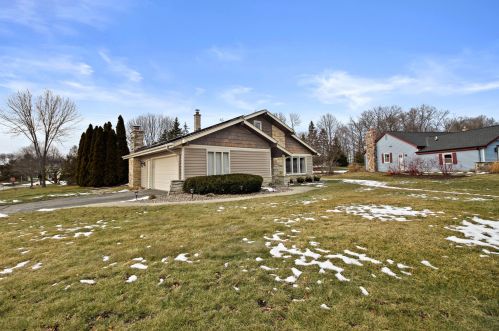 4355 Church Dr, Waukesha, WI 53151-6615