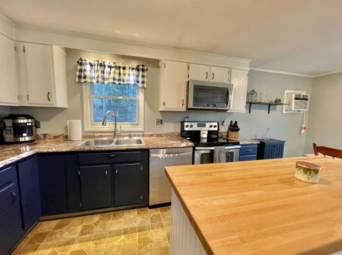 248 Bow Lake Rd, Northwood NH  03261-3315 exterior