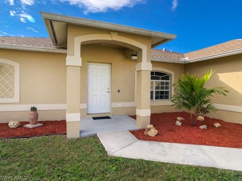 1830 15th Ter, Cape Coral, FL 33990-3868