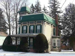 127 Elm St, Dorloo, NY 12043-1000
