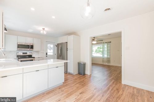 1642 Ox Rd, Edinburg VA  22824-3024 exterior