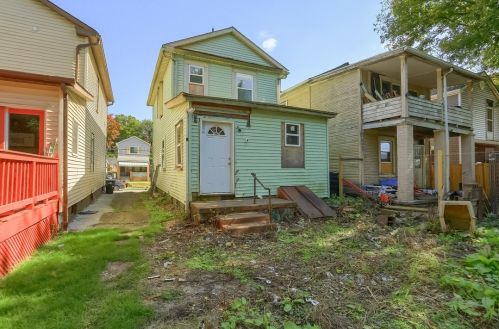 115 Maplewood Ave, Ambridge, PA 15003-2111