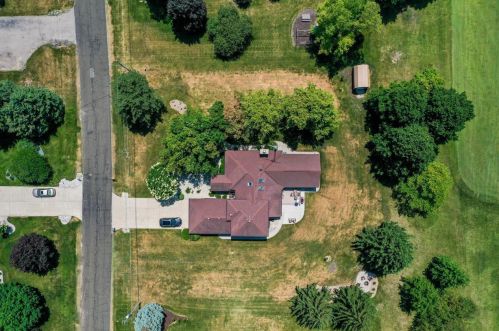 1432 Country Club Ln, Watertown WI  53098-4345 exterior