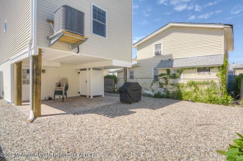 42 Kearney Ave, Pelican Island NJ  08751-1922 exterior