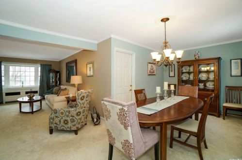 22 Ellen Pl, San Remo NY  11754-3606 exterior