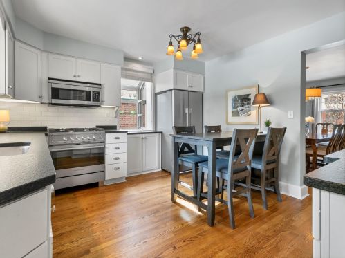 2928 Smt Ave, Milwaukee WI 53211-3440 exterior