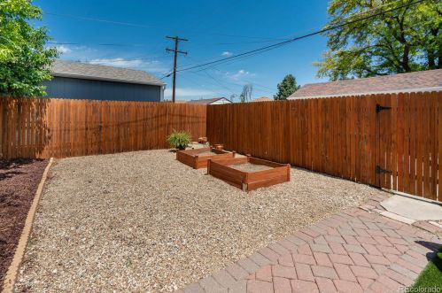 1438 Rosemary St, Denver CO 80231-4186 exterior