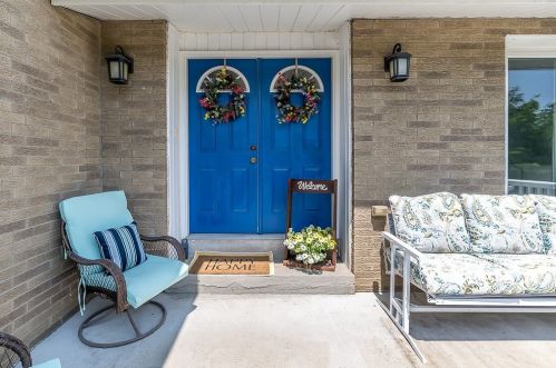 1975 Ridge Rd, Library, PA 15129-8802