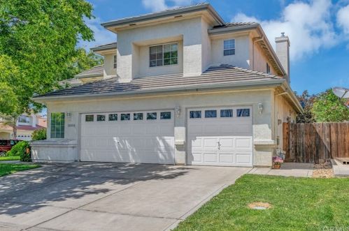 1860 Riverside Way, Los Banos, CA 93635-5320
