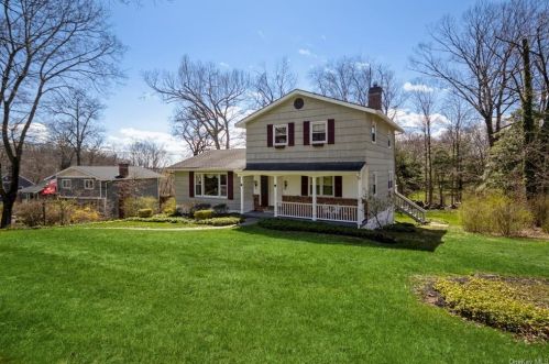 4 Lorenz Dr, Valhalla, NY 10595-1224