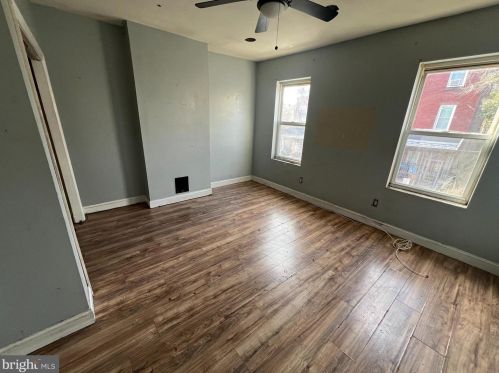3341 21st St, Philadelphia, PA 19140-4850