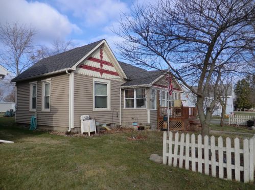 216 Bill St, Francesville, IN 47946-8342