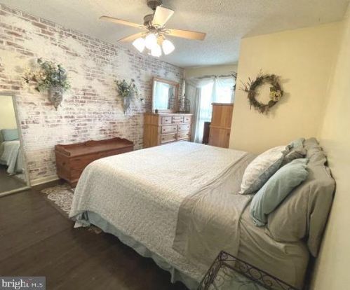 29 Johns Dr, West Enola PA  17025-2694 exterior