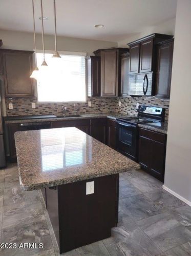 11741 Chase Ln, Avondale AZ  85323-7708 exterior