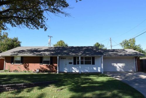 1708 Pawnee St, Enid, OK 73703-7739