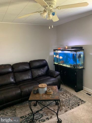 413 Audubon Ave, West Deptford NJ  08086-2516 exterior