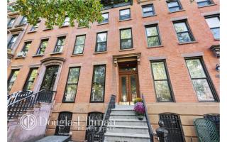 404 Grand Ave, Brooklyn NY  11238-2421 exterior