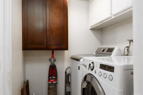 8025 70th St, Paramount CA 90723-5401 exterior