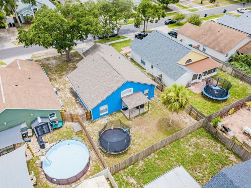 2772 Delcrest Dr, Orlando FL  32817-2668 exterior