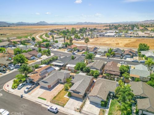 743 Mariner Dr, Perris CA  92571-3822 exterior