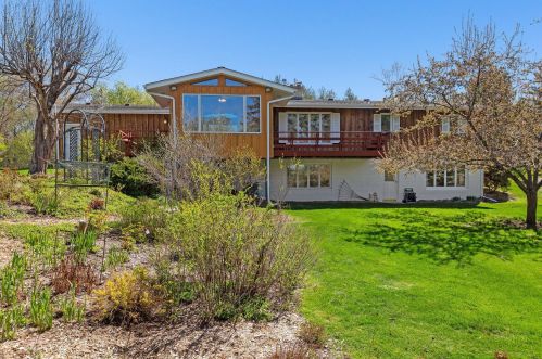 37 Battle Creek Rd, Saint Paul, MN 55119-5089